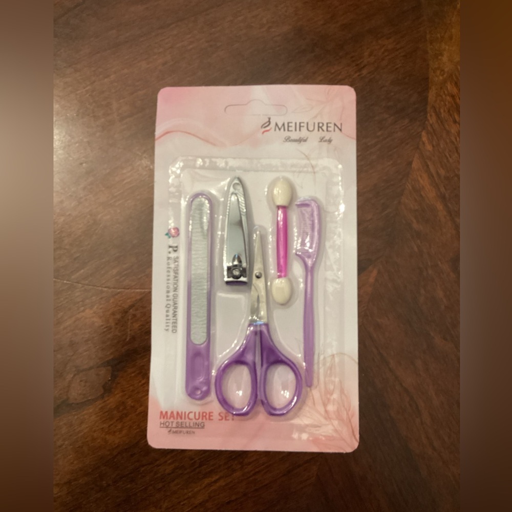 Manicure Sets-Pick one - Picture 3 of 4